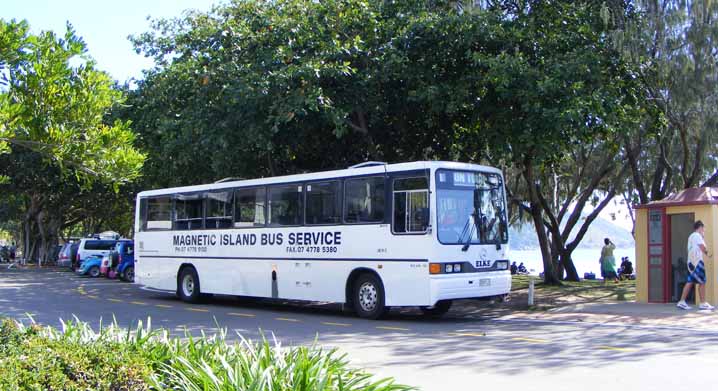 Magnetic Island Mercedes OH1418 Custom 15